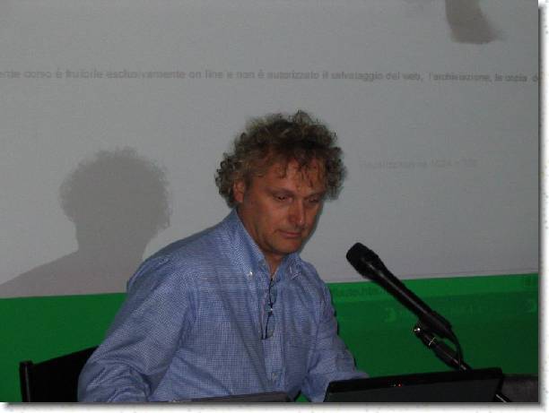 Clicca per scorrere le foto originali ingrandite